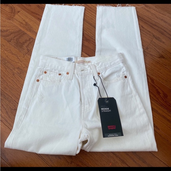 Levi’s Wedgie Straight Jeans - Picture 2 of 4